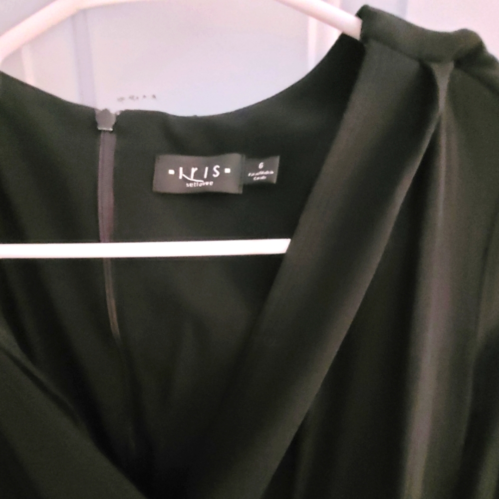 Iris black dress size 6 fabulous conditio.